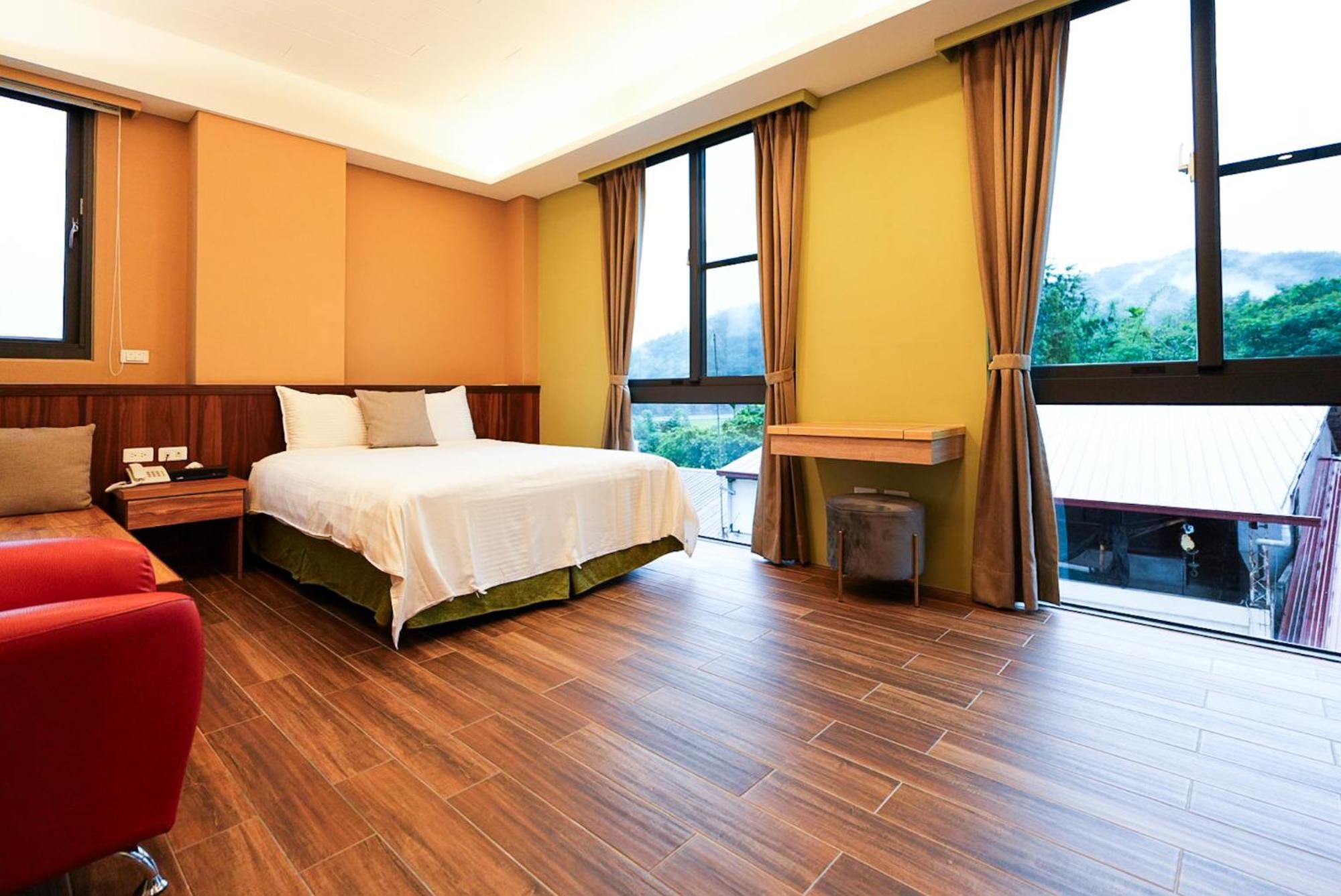 Zhaohong Homestay Yuchi Exterior photo