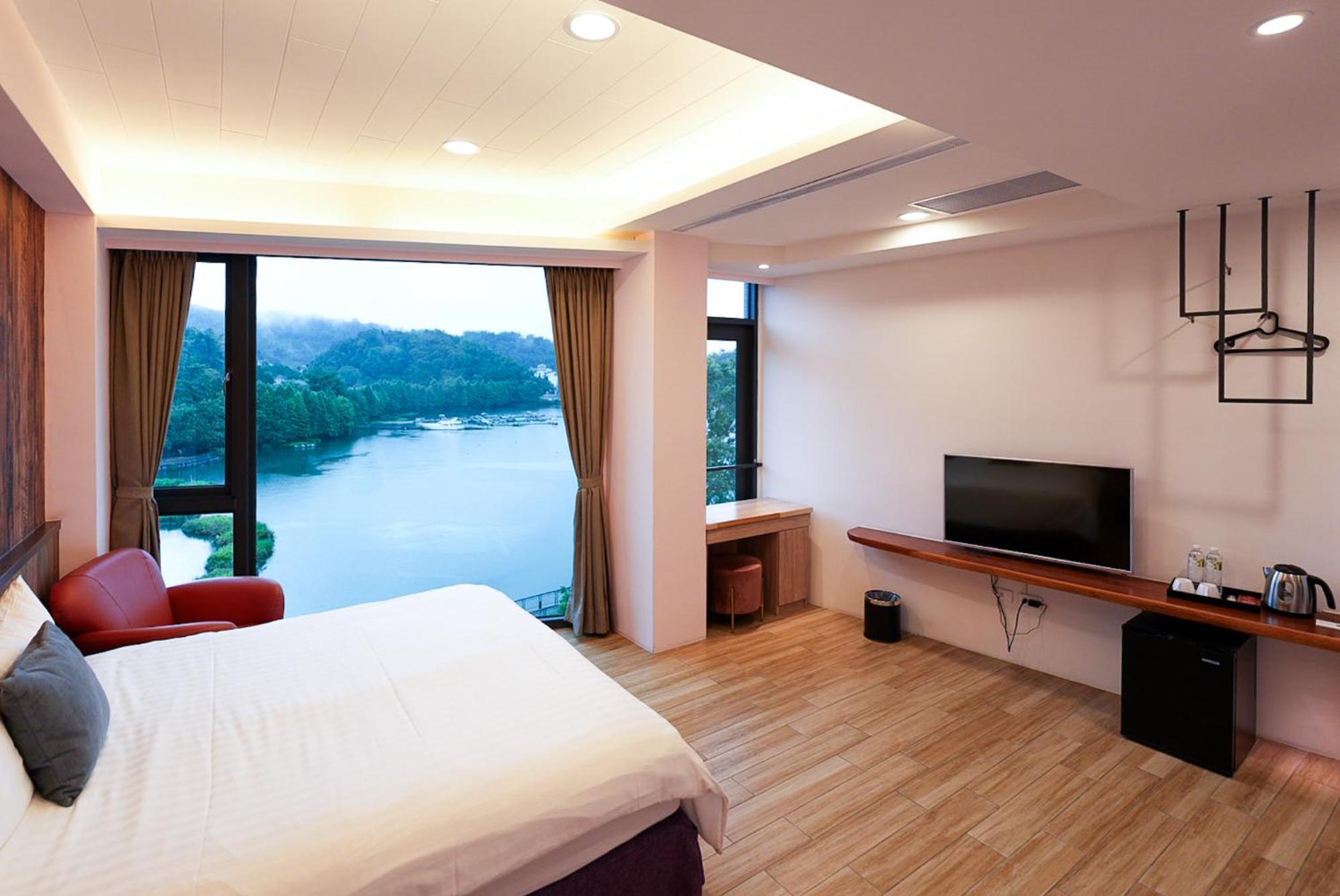 Zhaohong Homestay Yuchi Exterior photo