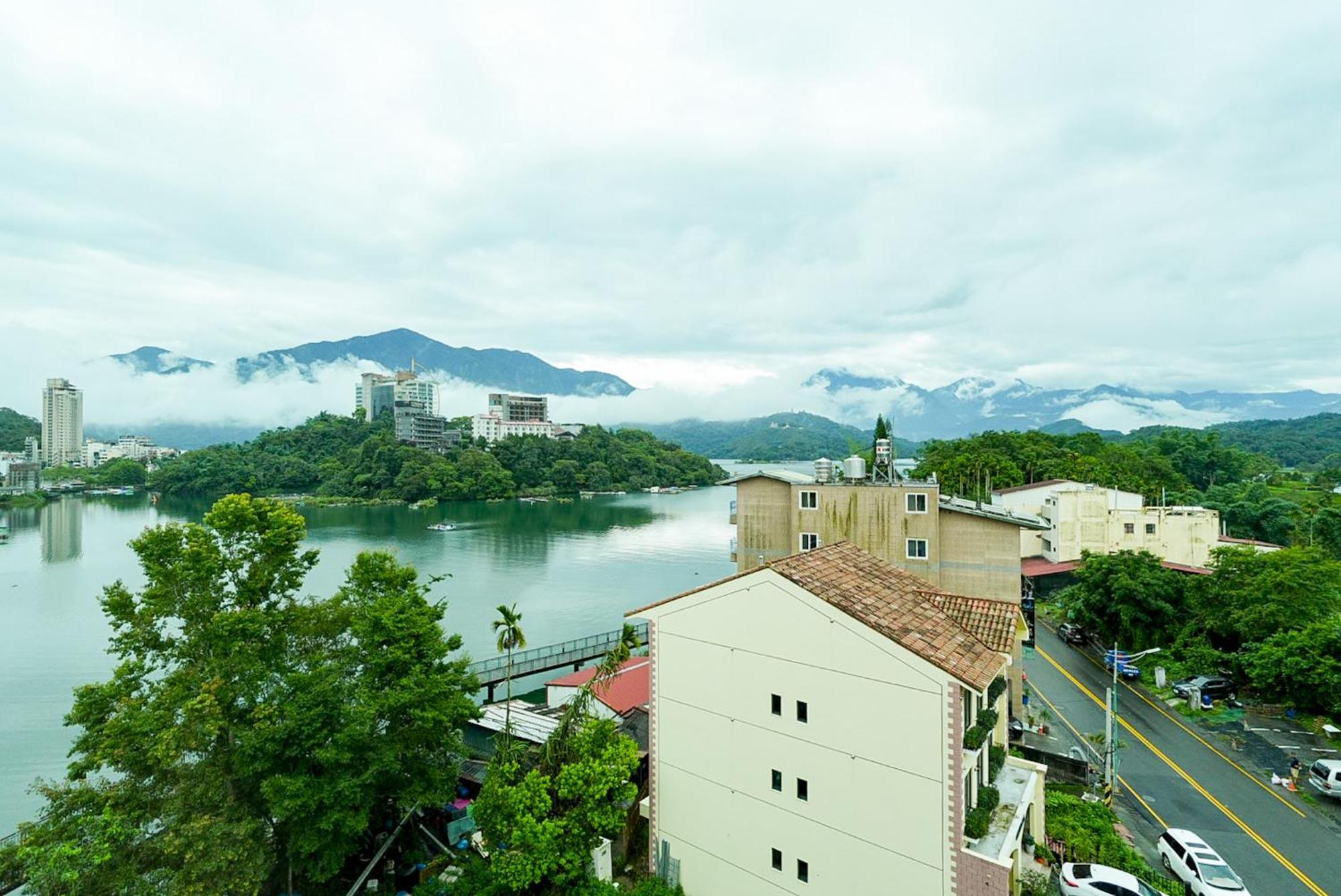 Zhaohong Homestay Yuchi Exterior photo