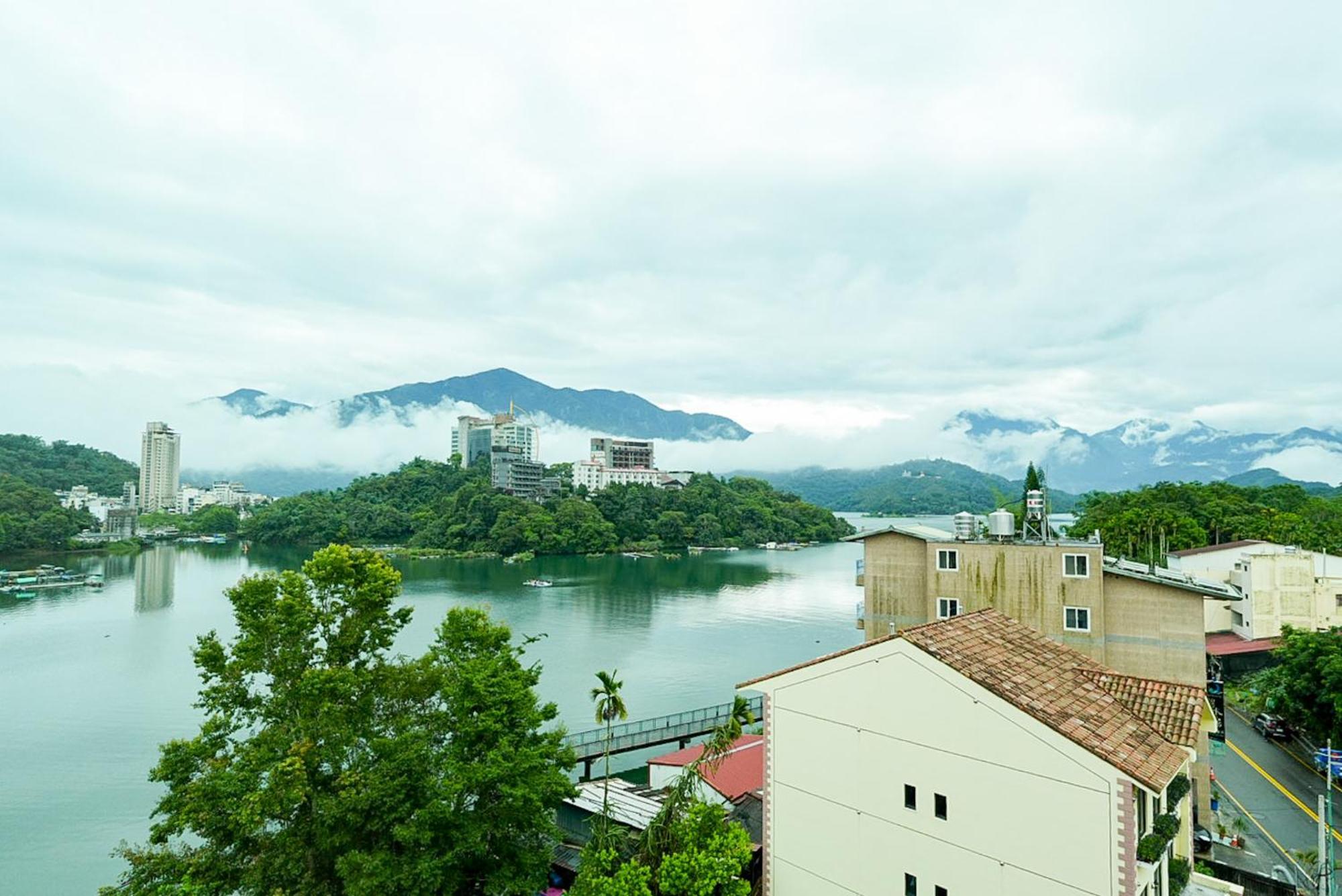 Zhaohong Homestay Yuchi Exterior photo